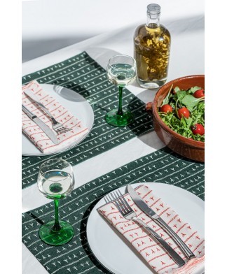 Set de table lin (par 2) encadré 35×50 – Motif ARRASTA PÉ couleur vert AMAZÔNIA