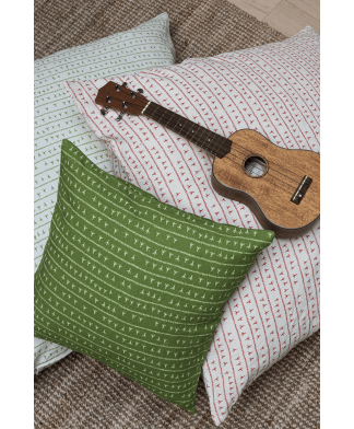 Housse de coussin lin 45×45 – Motif ARRASTA PÉ couleur vert ABACATE