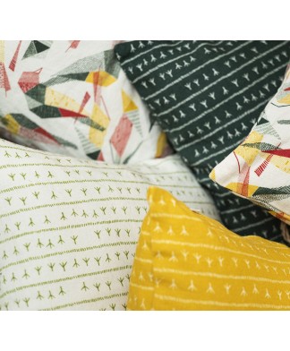 Housse de coussin lin 80×80 – Motif ARRASTA PÉ couleur jaune ABACAXI